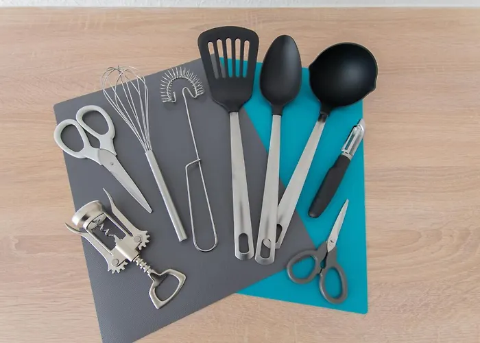 Tolstov - With 3 - 15 Min Messe Dus & 10 Min Old Town Dus * デュッセルドルフ