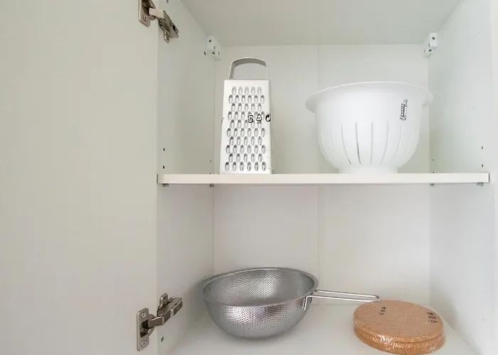 Tolstov - With 3 - 15 Min Messe Dus & 10 Min Old Town Dus * デュッセルドルフ